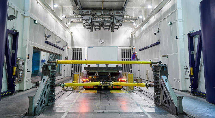 Thermisch stabile Rollwiderstands- und Schlupfregelung